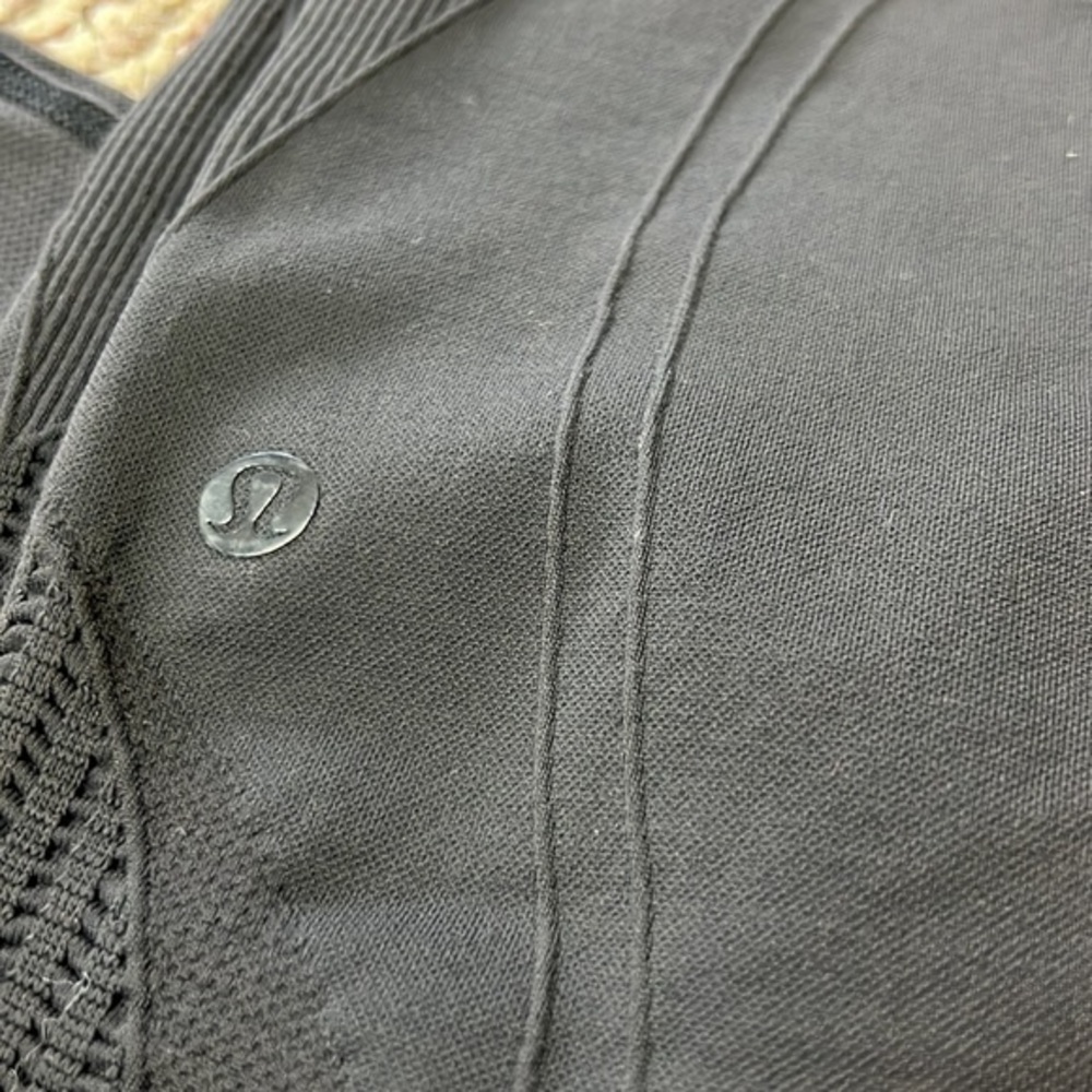 Lululemon - Picture 2 of 6